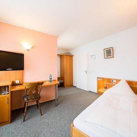Hotel Restaurant Vater Rhein Woerth am Rhein Bilik gambar