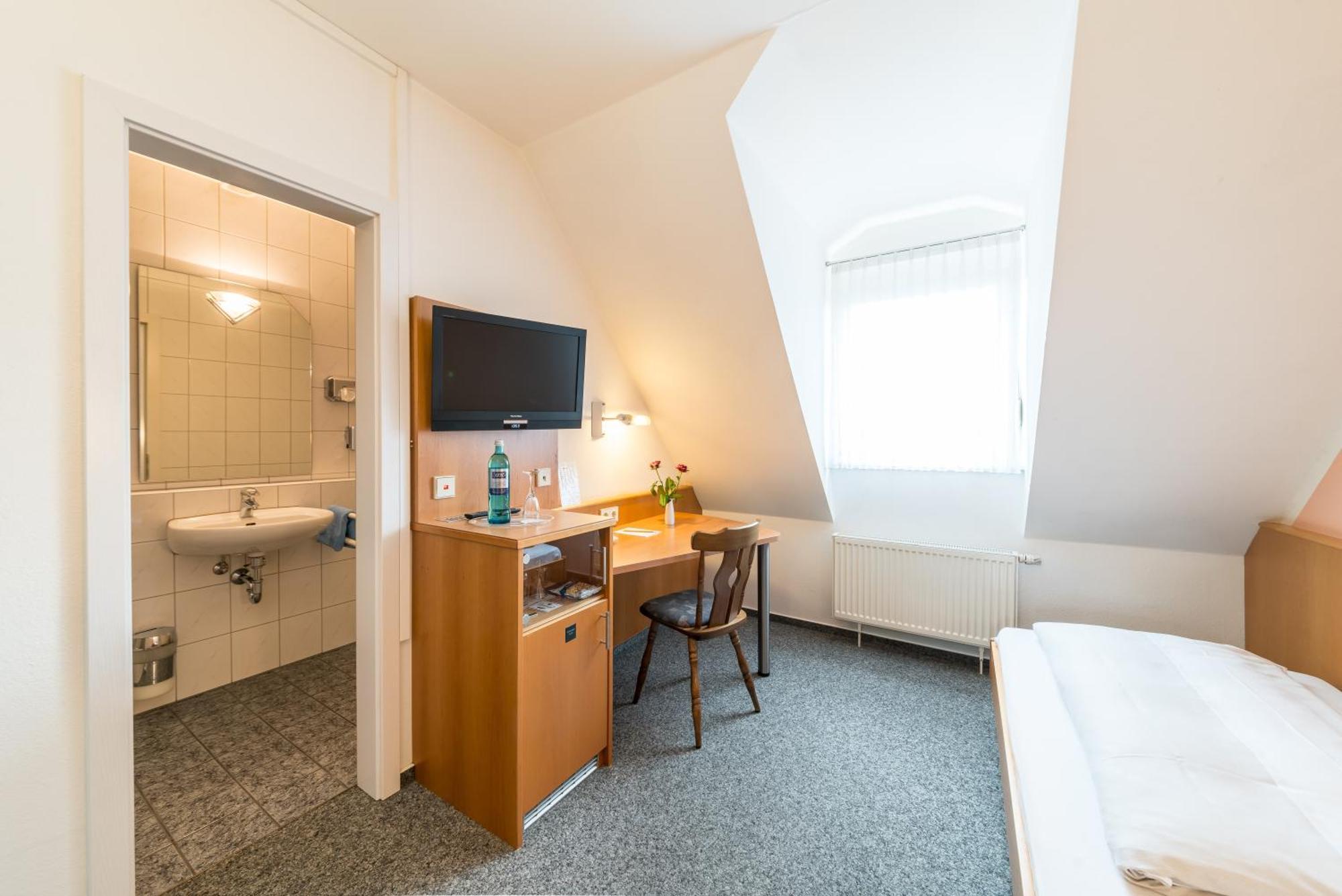Hotel Restaurant Vater Rhein Woerth am Rhein Bilik gambar