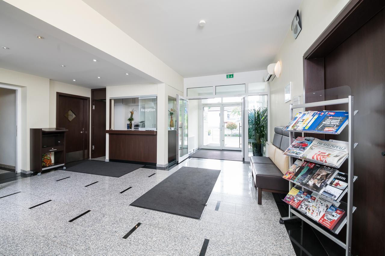 Hotel Restaurant Vater Rhein Woerth am Rhein Luaran gambar