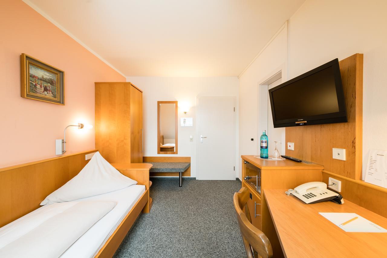 Hotel Restaurant Vater Rhein Woerth am Rhein Luaran gambar